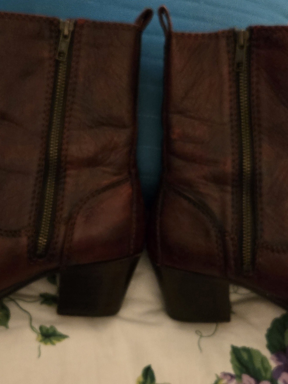 Frye Women's Dark Red Leather Zip Ankle Boots Vintage 2014 - Picture 2 of 5